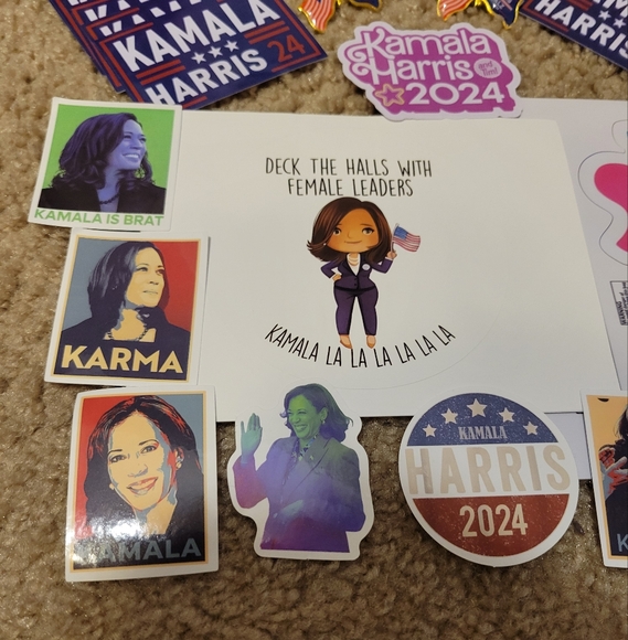 Kamala Harris Accessory Bundle, 28-piece - Picture 5 of 6